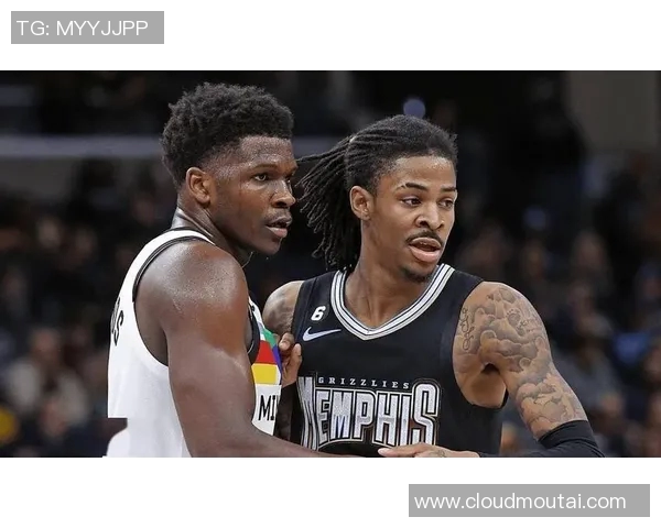 湖人见证莫兰特状态下滑:数据全面缩水三分命中率暴跌,森林狼交易方案引热议 湖人见证莫兰特状态下滑:数据全面缩水三分命中率暴跌,森林狼交易方案引热议